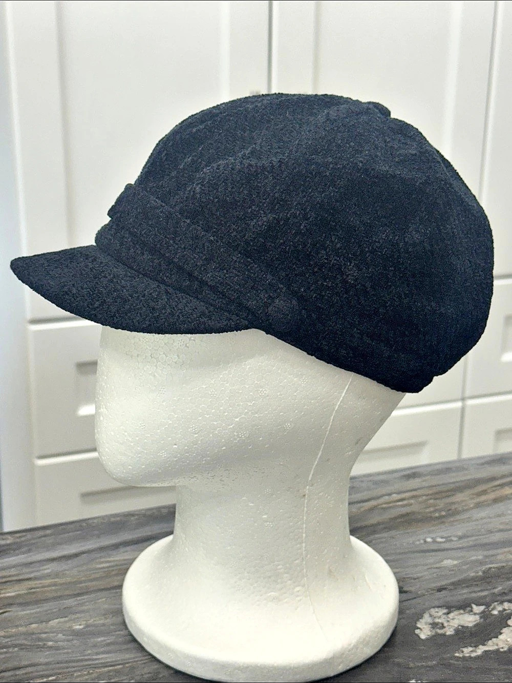 Black Bouclé Newsboy Cap | One Size | Textured | Like New